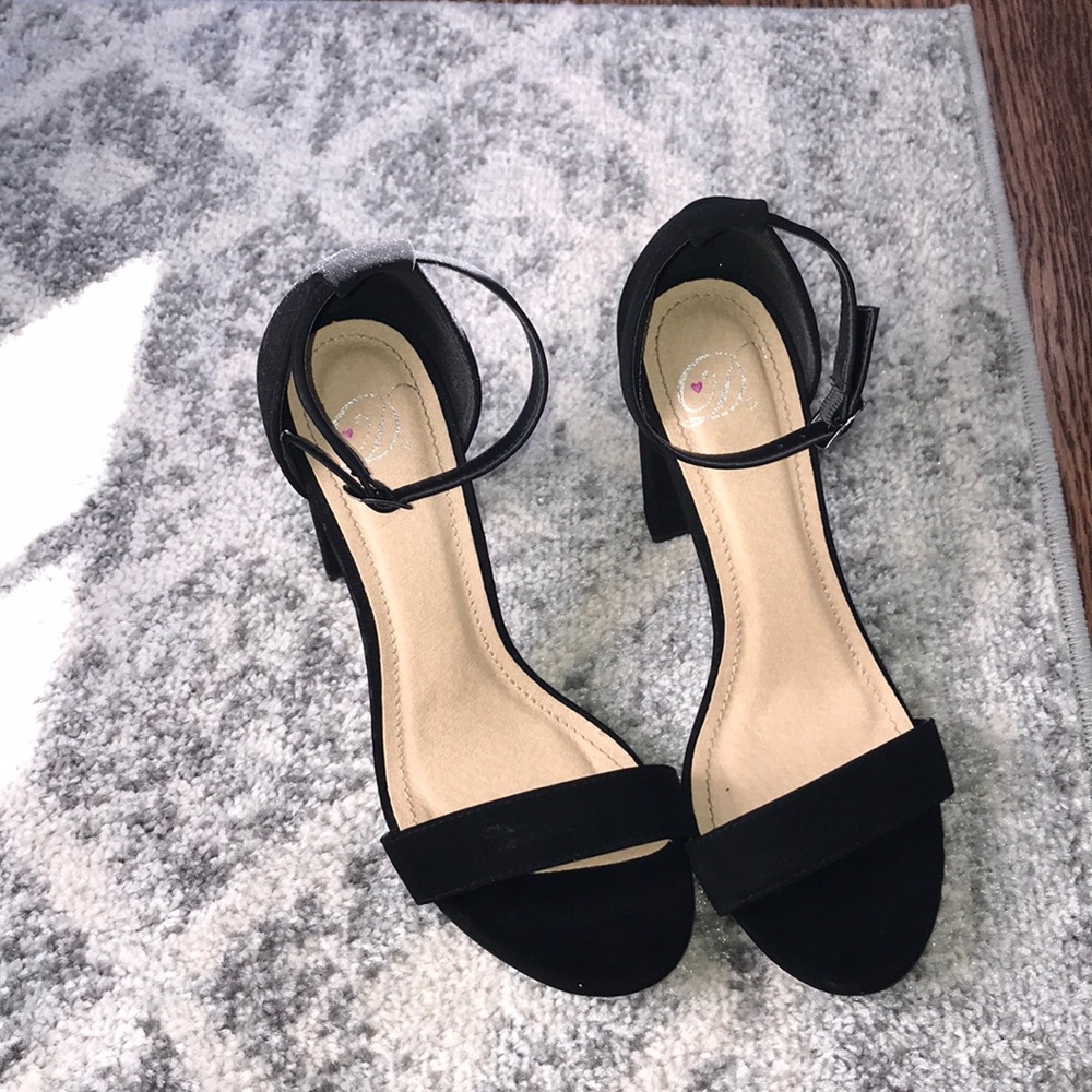 4” black strappy high heels, size 8